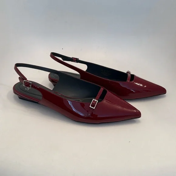 Red Heels - Picture 3 of 15